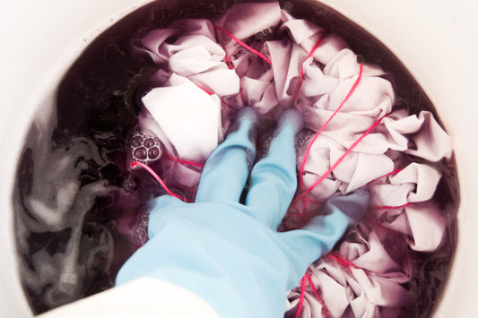 What is the best type of container to use with fabric dye?  